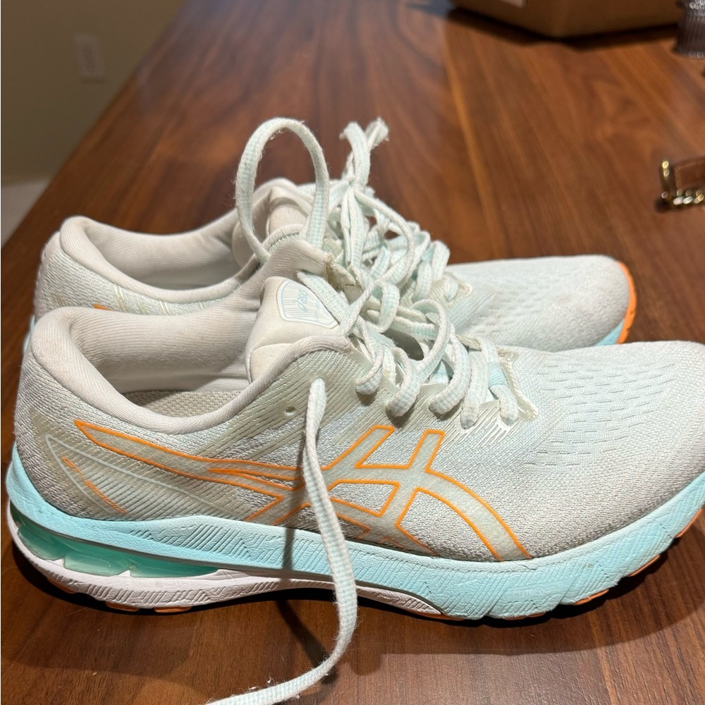 ASICS GT-2000 10 Running Sneakers